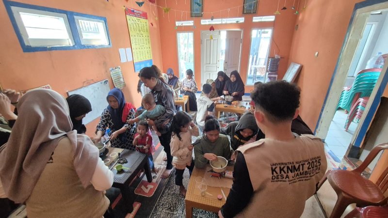 KKN Nurtanio Edukasi Warga Jambudipa Kelola Minyak Jelantah Jadi Produk Ramah Lingkungan